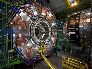Picture of the CMS experiment.